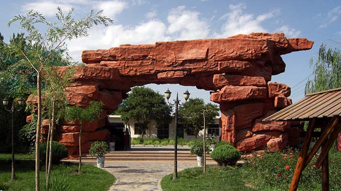 仿真樹大門生產過程是什么？仿真樹大門是如何制作？