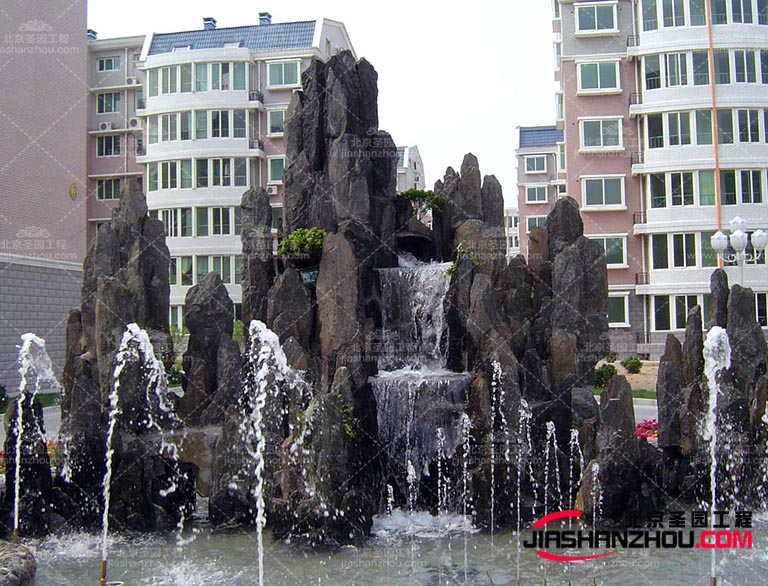 塑石假山的制作工藝相對的比較復雜，需要經過多個環節