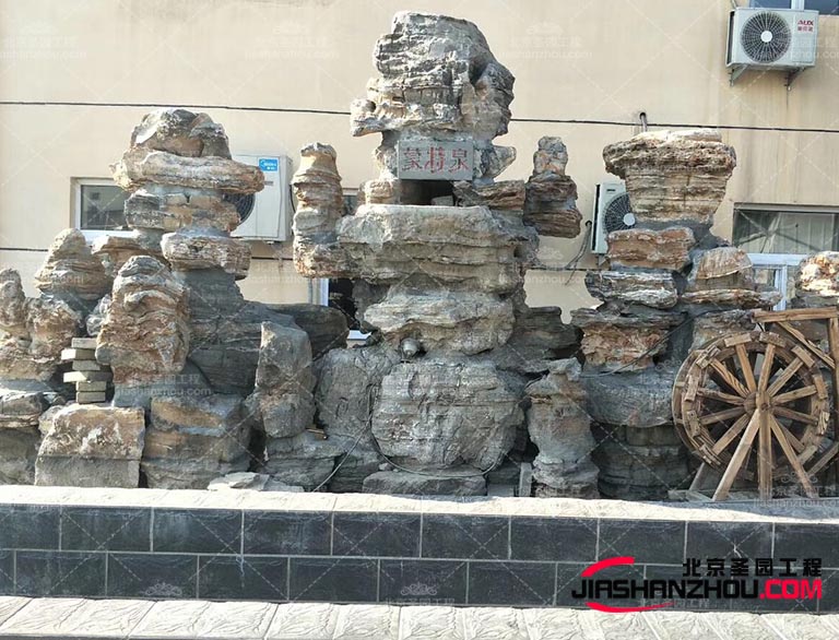 一個(gè)好的塑石假山可以為人們創(chuàng)造出一個(gè)美好、宜居的空間