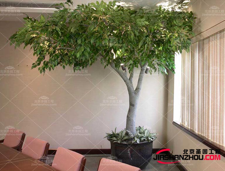 仿真樹的設計應該簡潔明了，易于辨識，以增強品牌的認知度