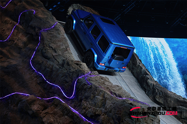 當(dāng)全新奔馳越野遇見園林塑石假山 方寸之間 皆是豪華
