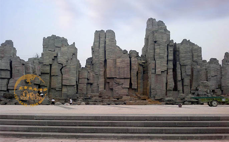 塑石假山.jpg 塑石假山