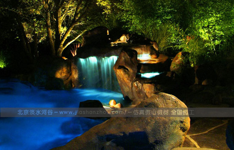 塑石假山.jpg 塑石假山