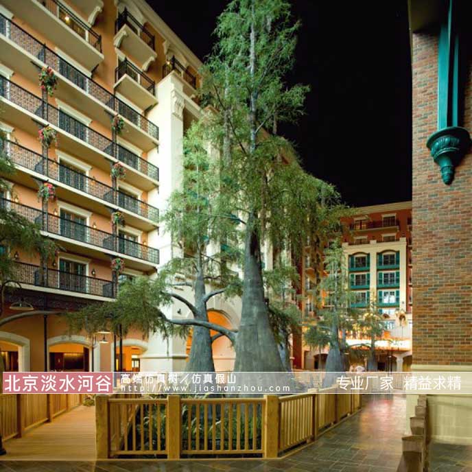 仿真大松樹.jpg 仿真大松樹