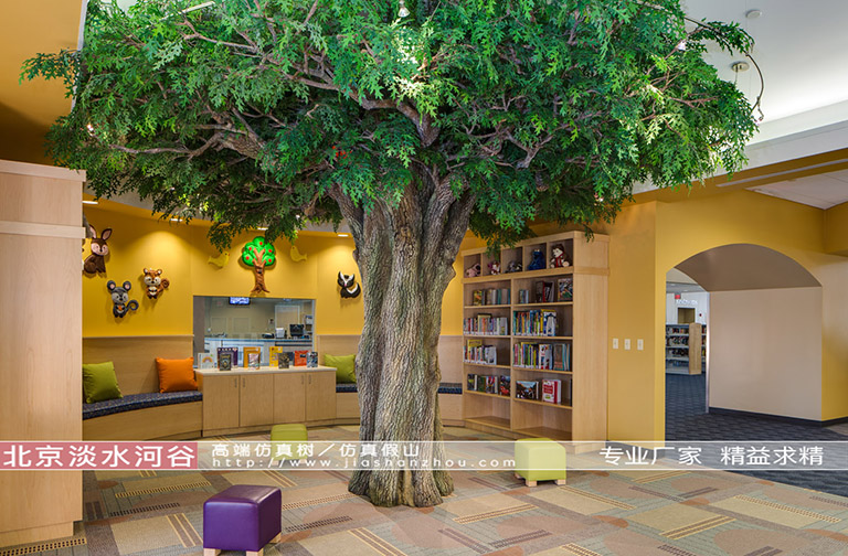 室內(nèi)仿真假樹(shù).jpg 室內(nèi)仿真假樹(shù)