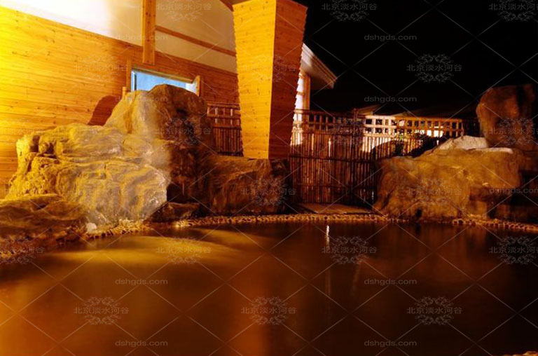 仿真黃臘石假山.jpg 仿真黃臘石假山