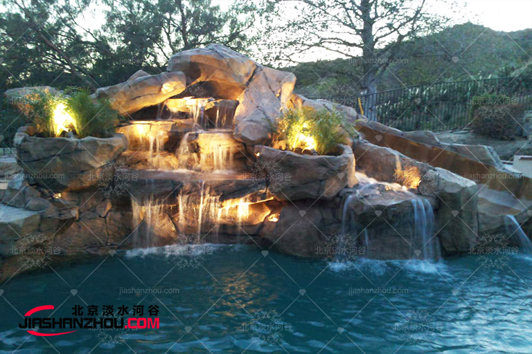 塑石假山.jpg 塑石假山