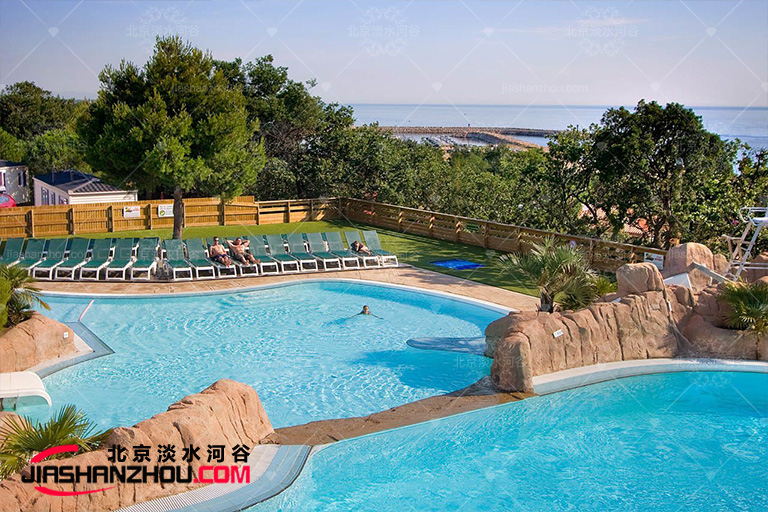 塑石假山.jpg 塑石假山