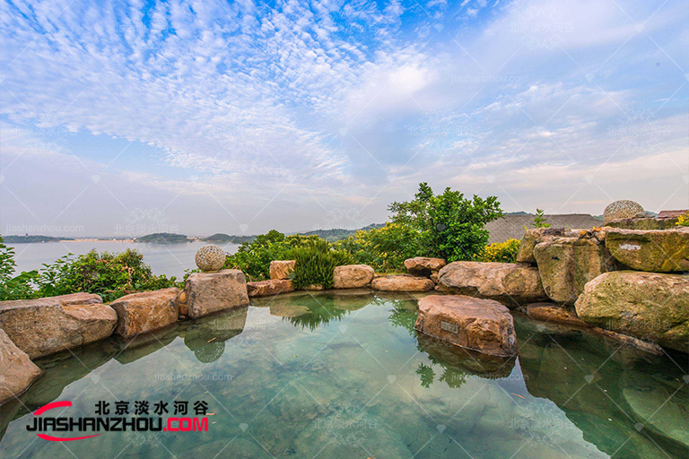 塑石假山.jpg 塑石假山