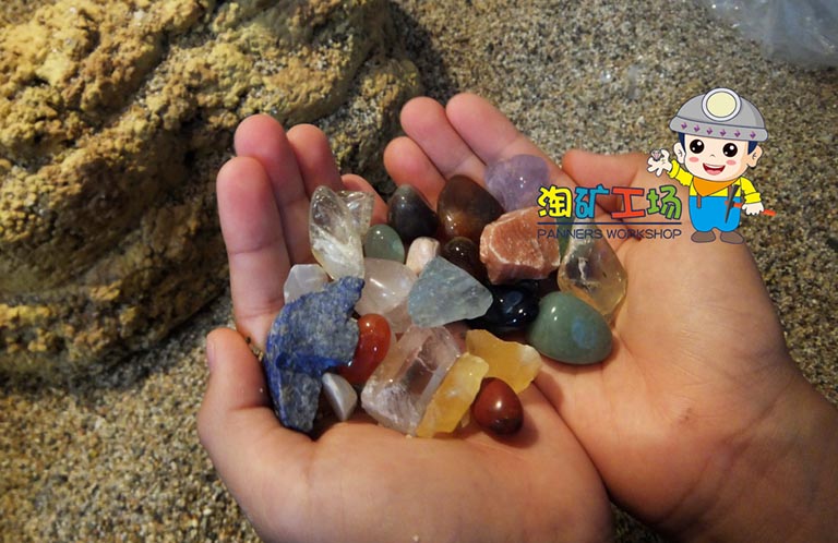 兒童淘礦設(shè)備.jpg 兒童淘礦設(shè)備