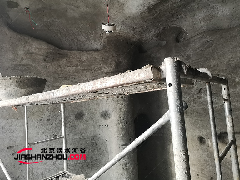 洞穴主題餐廳.jpg 洞穴主題餐廳