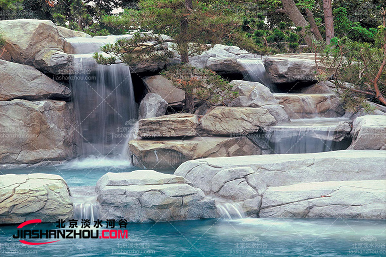 塑石假山.jpg 塑石假山