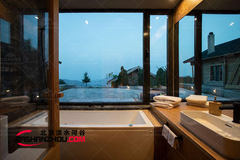 木質仿洞穴酒店