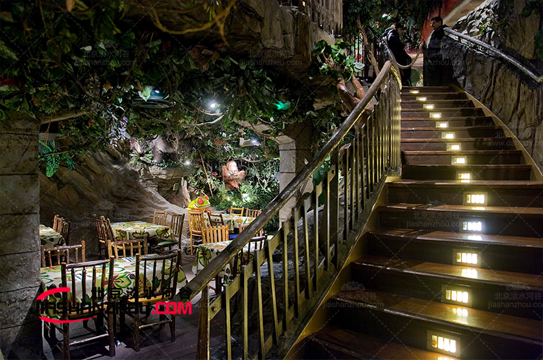 仿真樹主題酒店.jpg 仿真樹主題酒店