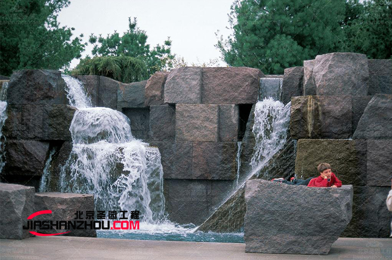 塑石假山.jpg 塑石假山