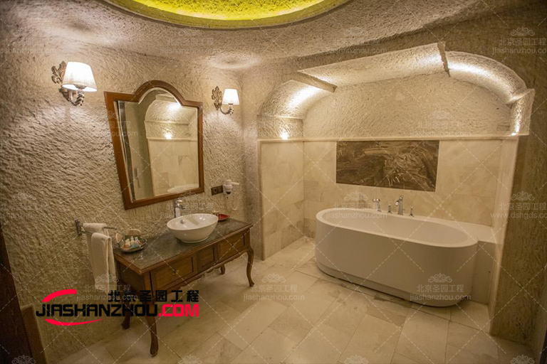 洞穴浴室.jpg 洞穴浴室