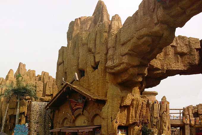 仿真樹大門.jpg 仿真樹大門