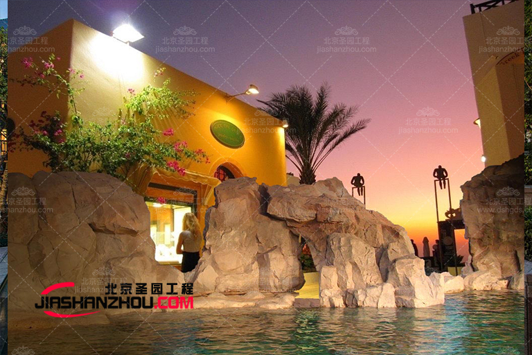 仿真假山.jpg 仿真假山.jpg