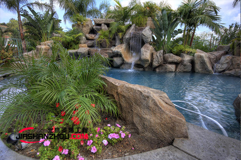 仿真假山.jpg 仿真假山.jpg