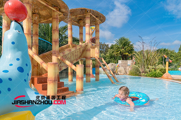 仿真假山水池.jpg 仿真假山水池.jpg