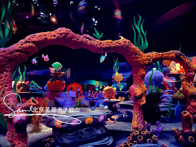 泡沫假山.jpg 泡沫假山