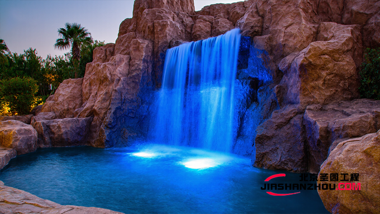 塑石假山.jpg 塑石假山